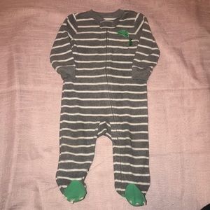 Carter’s dinosaur 🦖 footed sleeper